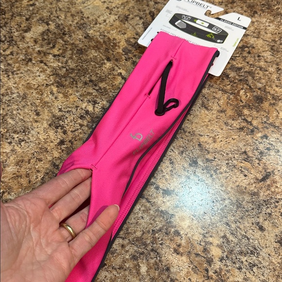FlipBelt Pink Running Belt size large nwt - Picture 3 of 5